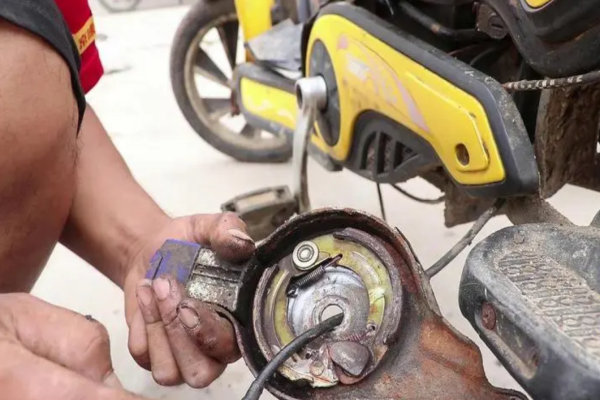 巴彦淖尔电动车刹车故障